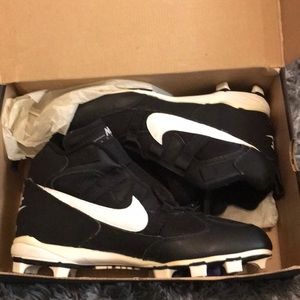 NIB Nike high top cleats size 9.5